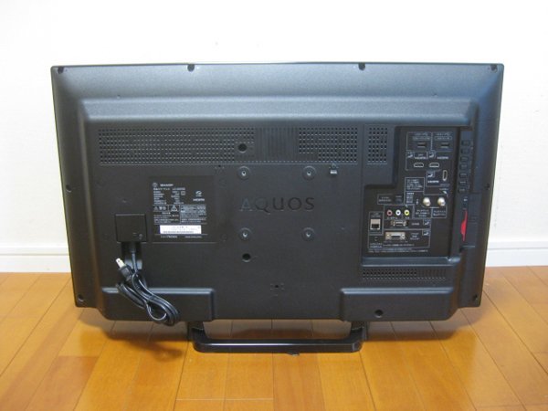 シャープ AQUOS 32V型 液晶テレビを大阪市北区で買取ました。画像2