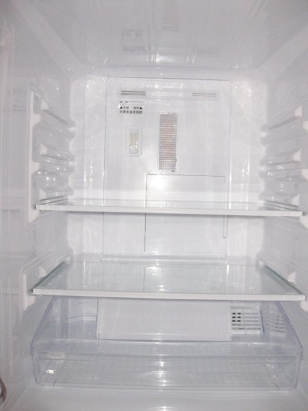 シャープの冷凍冷蔵庫を大阪市西区で買取ました。画像4
