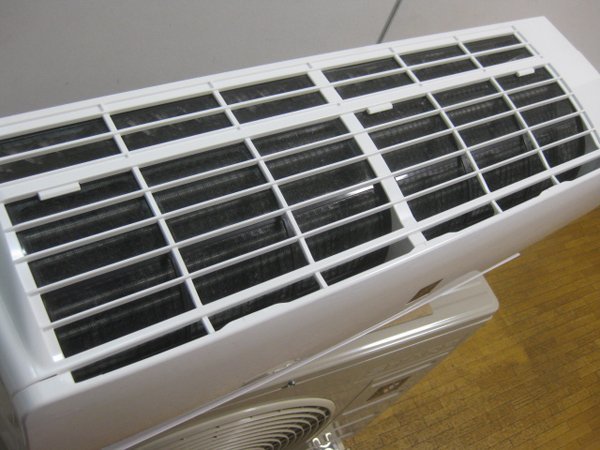 シャーププラズマクラスタ－7000のエアコンを神戸市中央区で買取ました。画像5
