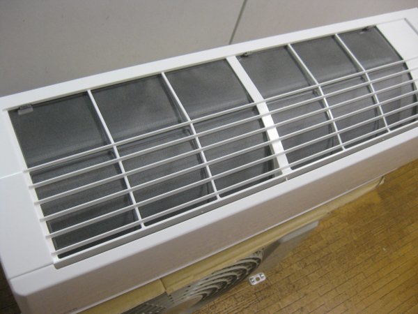 日立 白くまくんのエアコンを大阪市西区で買取ました。画像5